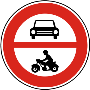 Značka B 3 - Zákaz vjazdu všetkých motorových vozidiel - zakazuje vjazd všetkým motorovým vozidlám, ale nezakazuje vjazd električke. 