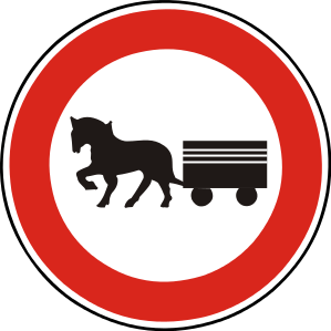 Značka B 15 - Zákaz vjazdu záprahových vozidiel - zakazuje vjazd záprahových vozidiel a používa sa predovšetkým v prípadoch, keď premávka záprahových vozidiel vzhľadom na ich rýchlosť jazdy a na rozmer by mohla ohroziť bezpečnosť a plynulosť ostatnej cestnej premávky.