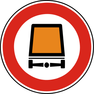 Značka B 21 - Zákaz vjazdu vozidiel prepravujúcich nebezpečné veci - zakazuje vjazd vozidlám prepravujúcim výbušniny, ľahko horľavé alebo inak nebezpečné veci a ktoré musia byť označené podľa osobitného predpisu. 11) V prípade vyznačenia zákazu prejazdu vozidiel prepravujúcich určené nebezpečné veci cez tunel je táto značka doplnená dodatkovou tabuľkou E14. V takomto prípade sa zákaz vjazdu vozidiel prepravujúcich nebezpečné veci vzťahuje len na vozidlá, ktoré sú obmedzené príslušnou dodatkovou tabuľkou.