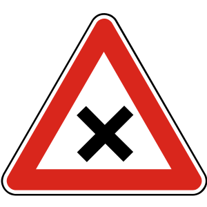 Značka P 4 - Križovatka - upozorňuje na križovatku, kde nie je prednosť v jazde upravená značkami napríklad na upozornenie na križovatku, kde sa na rozdiel od predchádzajúceho priebehu končí hlavná cesta a uplatňuje sa ustanovenie vyplývajúce zo všeobecných ustanovení pravidiel cestnej premávky „prednosť vozidiel prichádzajúcich sprava“.