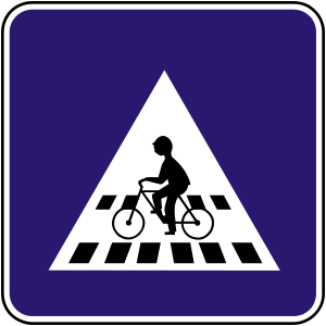 Značka IP 7 - Priechod pre cyklistov - označuje priechod pre cyklistov vyznačený značkou V7 alebo priechod pre cyklistov primknutý k priechodu pre chodcov vyznačený značkou V7a. Pred vstupom na priechod sa musí cyklista presvedčiť, či tak môže urobiť bez nebezpečenstva, a môže naň vstúpiť len vtedy, ak s ohľadom na vzdialenosť a rýchlosť jazdy prichádzajúcich vozidiel nedonúti vodičov náhle zmeniť smer alebo rýchlosť jazdy. 