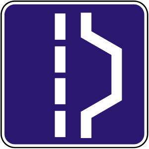 Značka IP 11 - Núdzová odstavná plocha - informuje o mieste vyhradenom na núdzové státie vozidla.