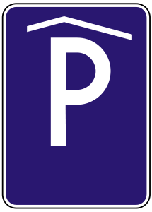 Značka IP 18 - Kryté parkovisko, parkovacia garáž, parkovací dom - informuje o krytom parkovisku alebo o parkovacej garáži. Dovolený spôsob státia sa vyznačuje podľa rovnakých podmienok ako pri značke IP12.