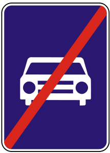 Značka IP 22b - Koniec rýchlostnej cesty - označuje koniec cesty, na ktorej platia zvláštne ustanovenia o premávke na diaľnici a rýchlostnej ceste.
