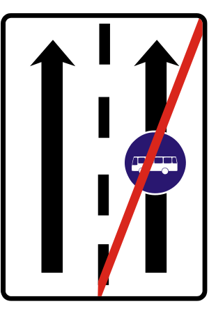 Značka C 24b - Koniec vyhradeného jazdného pruhu - označuje skončenie platnosti značky C24a a použije sa, ak sa platnosť značky končí mimo križovatky a ak nie je skôr skončená inak.